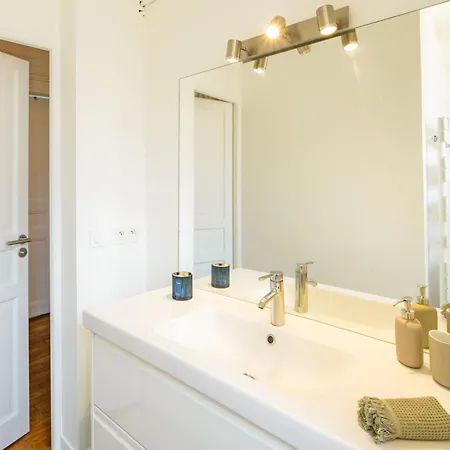 6 Guests Flat - Montparnasse * Parijs